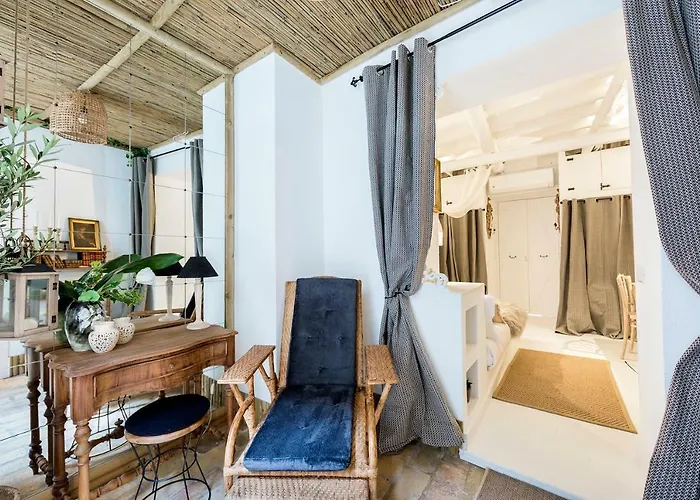 Trastevere Gem Cozy Light-filled Retreat *