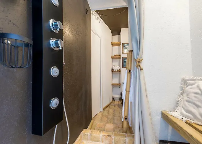 Trastevere Gem Cozy Light-filled Retreat Apartment