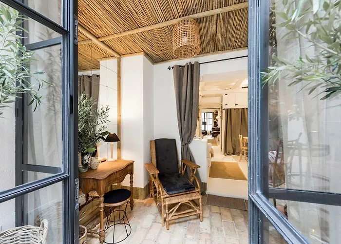 Trastevere Gem Cozy Light-filled Retreat Apartment