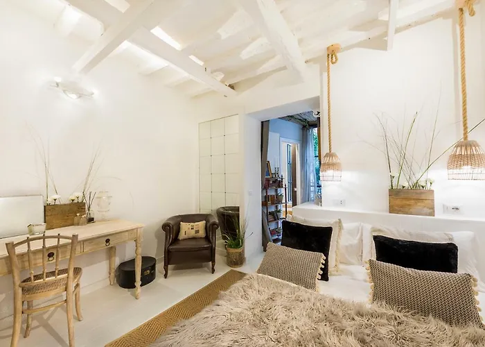 Trastevere Gem Cozy Light-filled Retreat Apartment