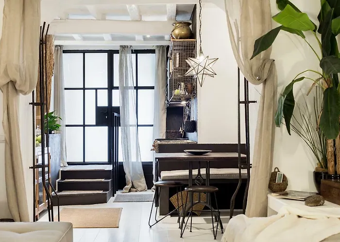 Trastevere Gem Cozy Light-filled Retreat *