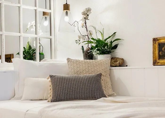 Trastevere Gem Cozy Light-filled Retreat Apartment *